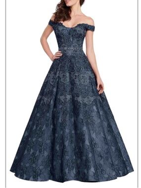 Ellie Wilde by Mon Cheri Navy Gown NWT